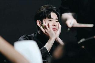 明星大爆料张云雷视频,明星大爆料视频中的精彩瞬间 第1张 明星大爆料张云雷视频,明星大爆料视频中的精彩瞬间 第1张